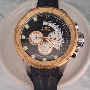 Invicta Men’s Black Dial Gold-Tone Bezel Chronograph Swim Hybrid